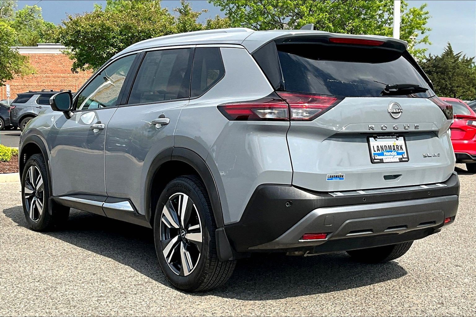 Used 2023 Nissan Rogue SL AWD/4WD image 12