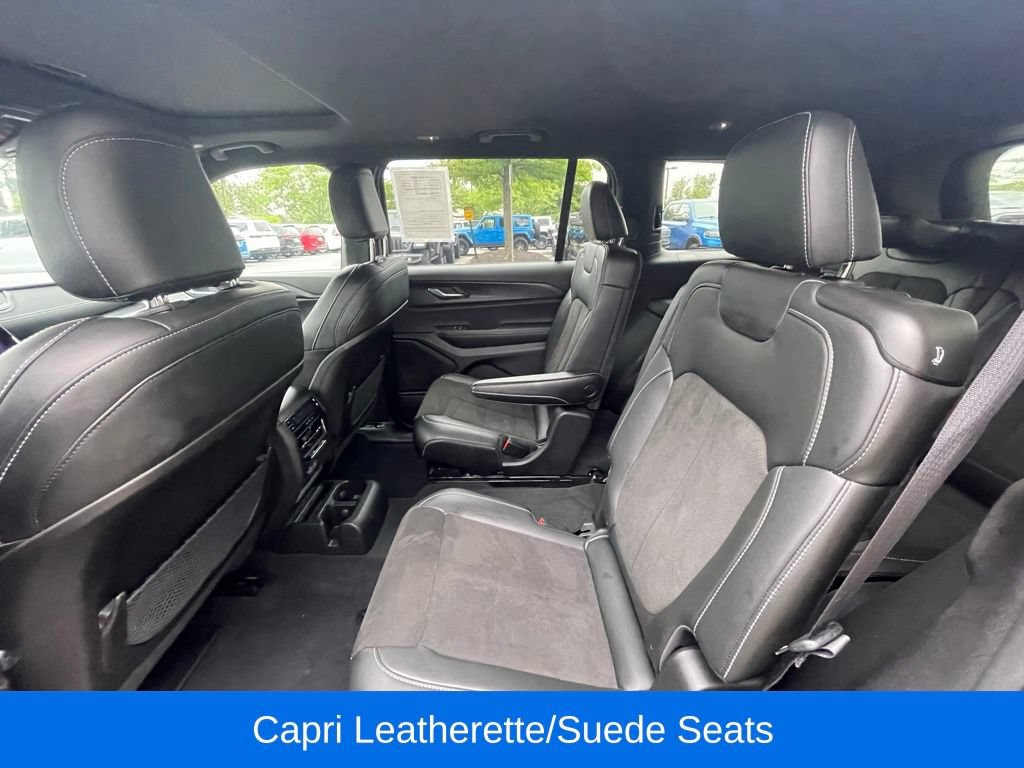 Used 2025 Jeep Grand Cherokee L Altitude AWD/4WD image 19