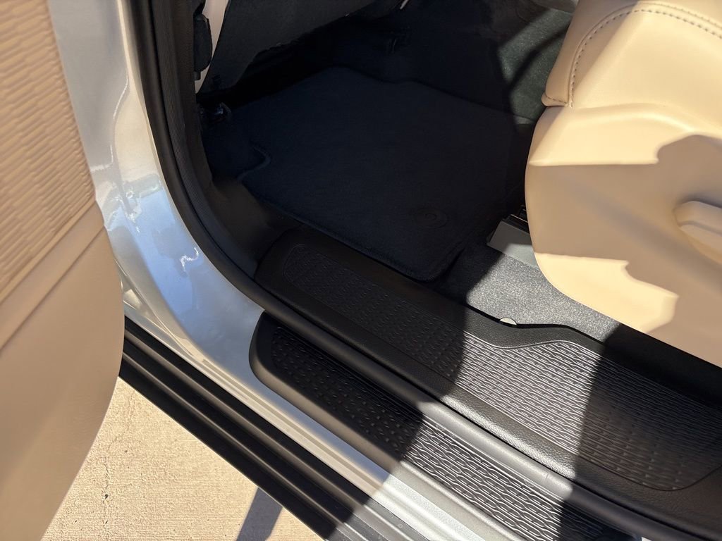 New 2025 Jeep Grand Cherokee L Limited w/ Black Appearance Package image 20