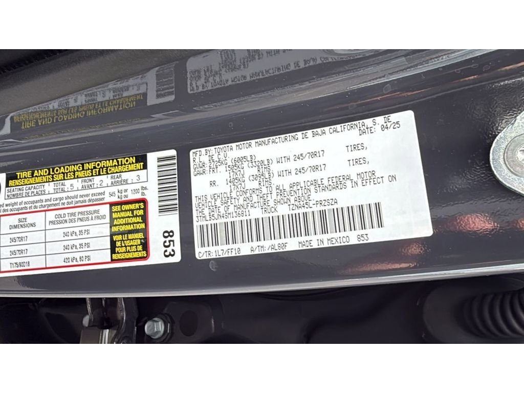 Certified 2025 Toyota Tacoma SR5 w/ SR5 Upgrade Package AWD/4WD image 31