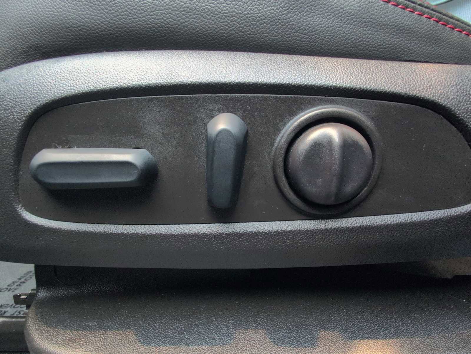 Used 2022 Chevrolet Equinox RS w/ RS Leather Package image 18