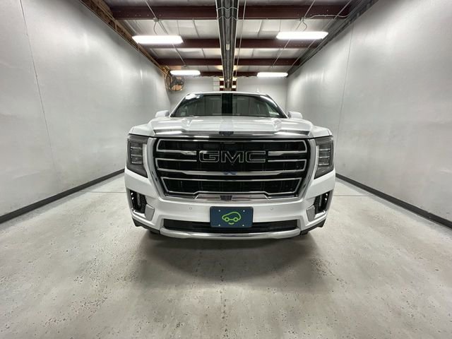 Certified 2022 GMC Yukon SLT w/ SLT Premium Package AWD/4WD image 3