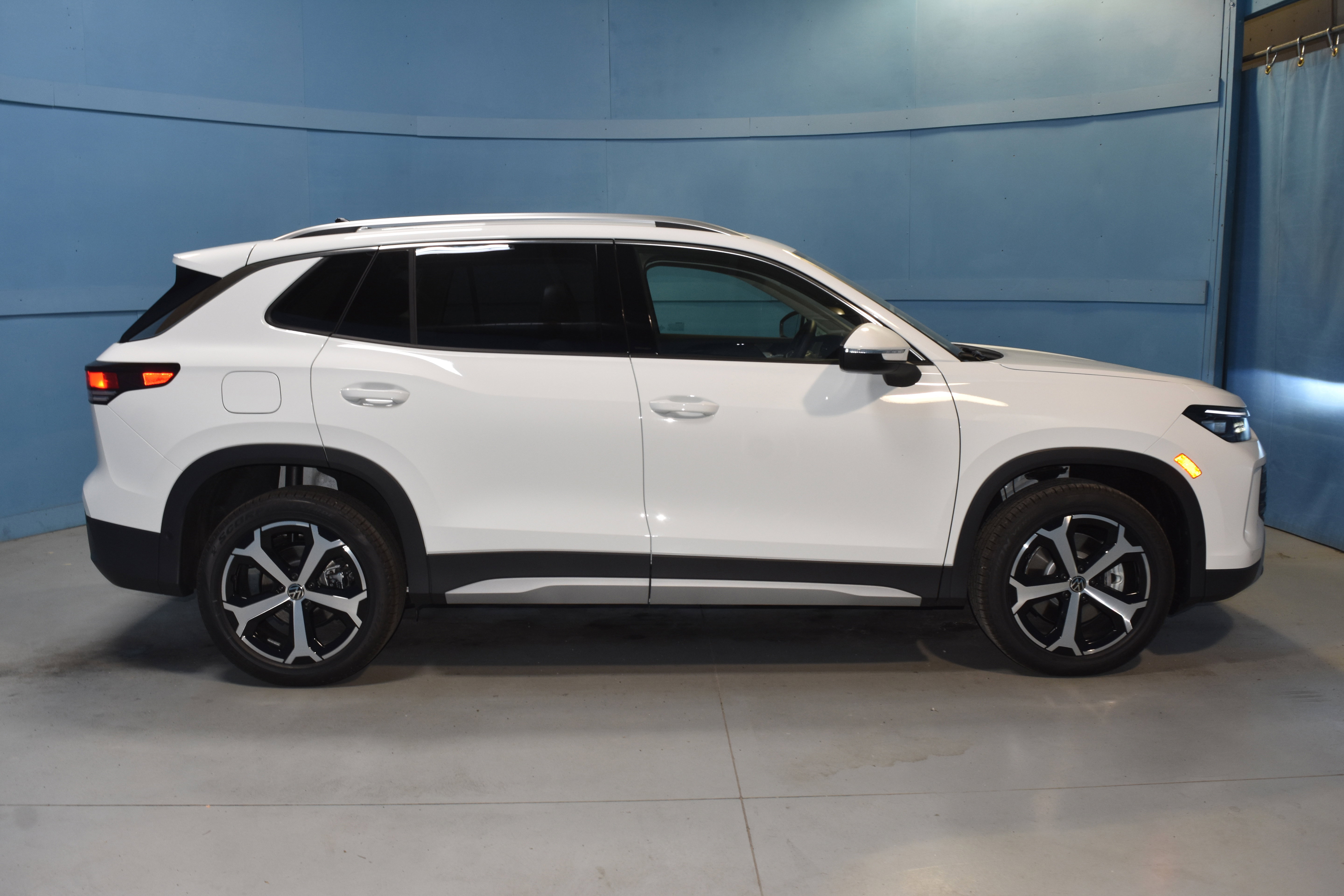 New 2026 Volkswagen Tiguan SE AWD/4WD image 18