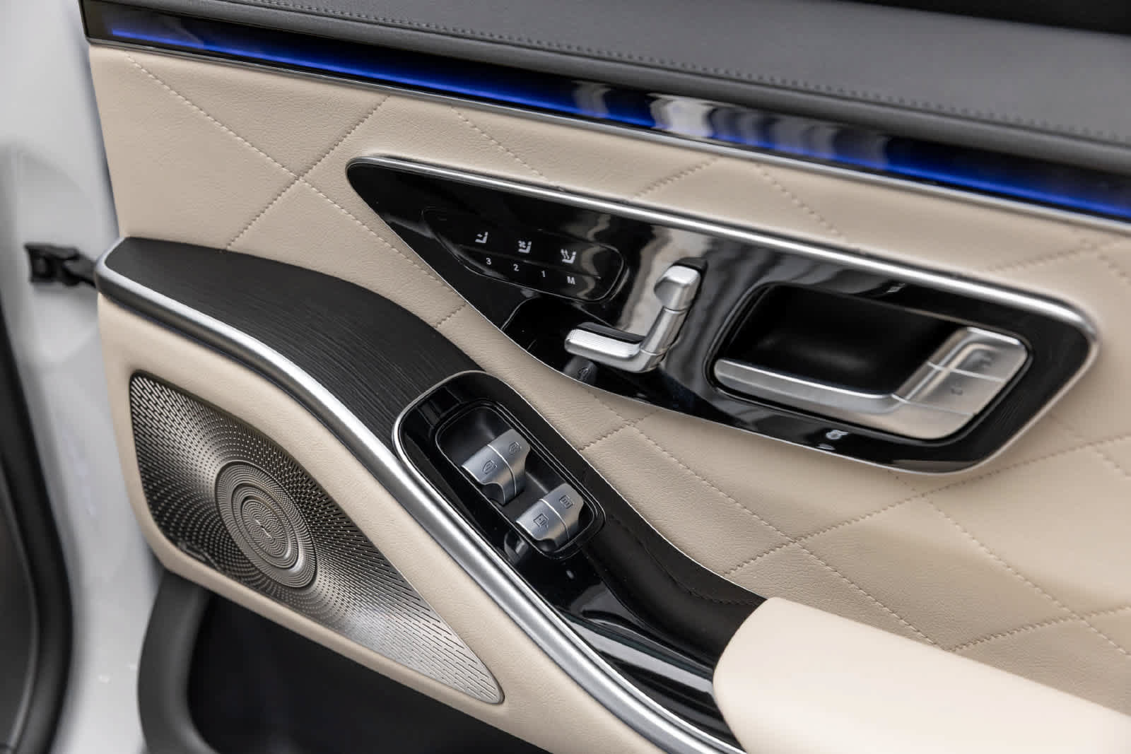 Used 2025 Mercedes-Benz S 580 4MATIC Sedan image 36