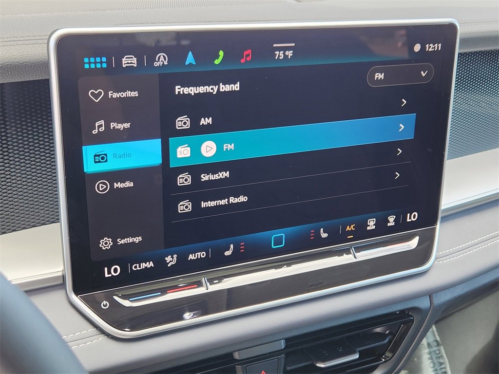 New 2025 Volkswagen Tiguan SE image 10