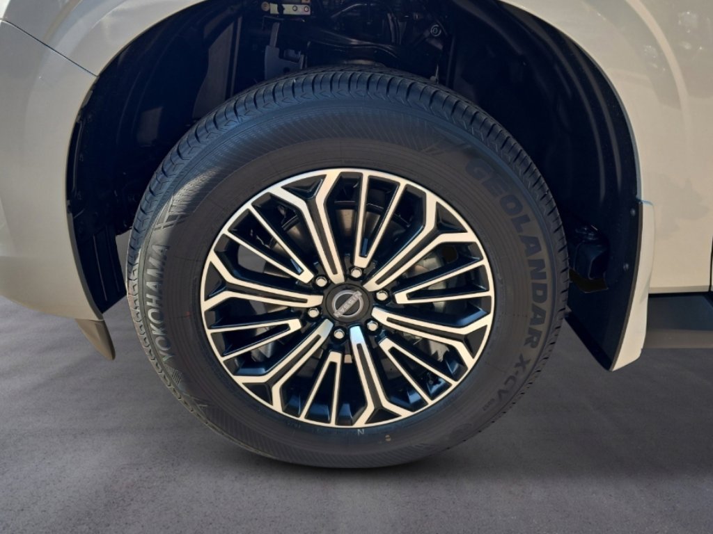 New 2026 Nissan Armada SL w/ Captain's Chari Seat Package image 9