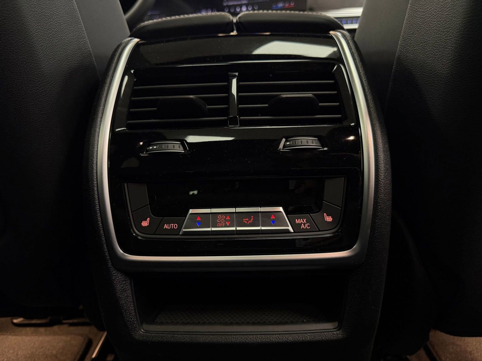 Used 2026 BMW X5 xDrive40i w/ M Sport Package image 31