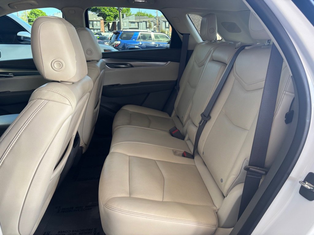 Used 2017 Cadillac XT5 Luxury w/ Driver Awareness Package FWD image 23
