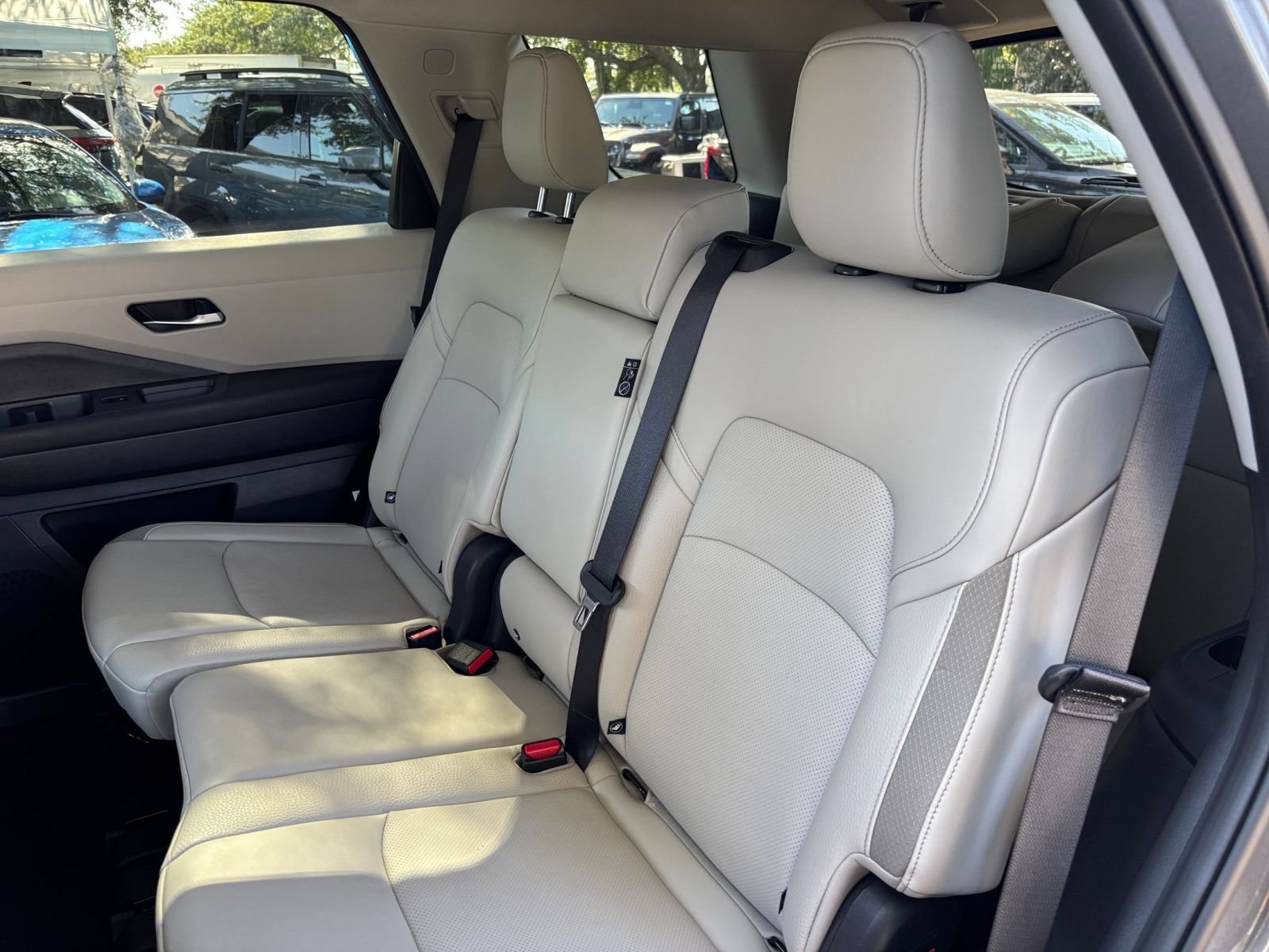 Used 2026 Nissan Pathfinder SL FWD image 39