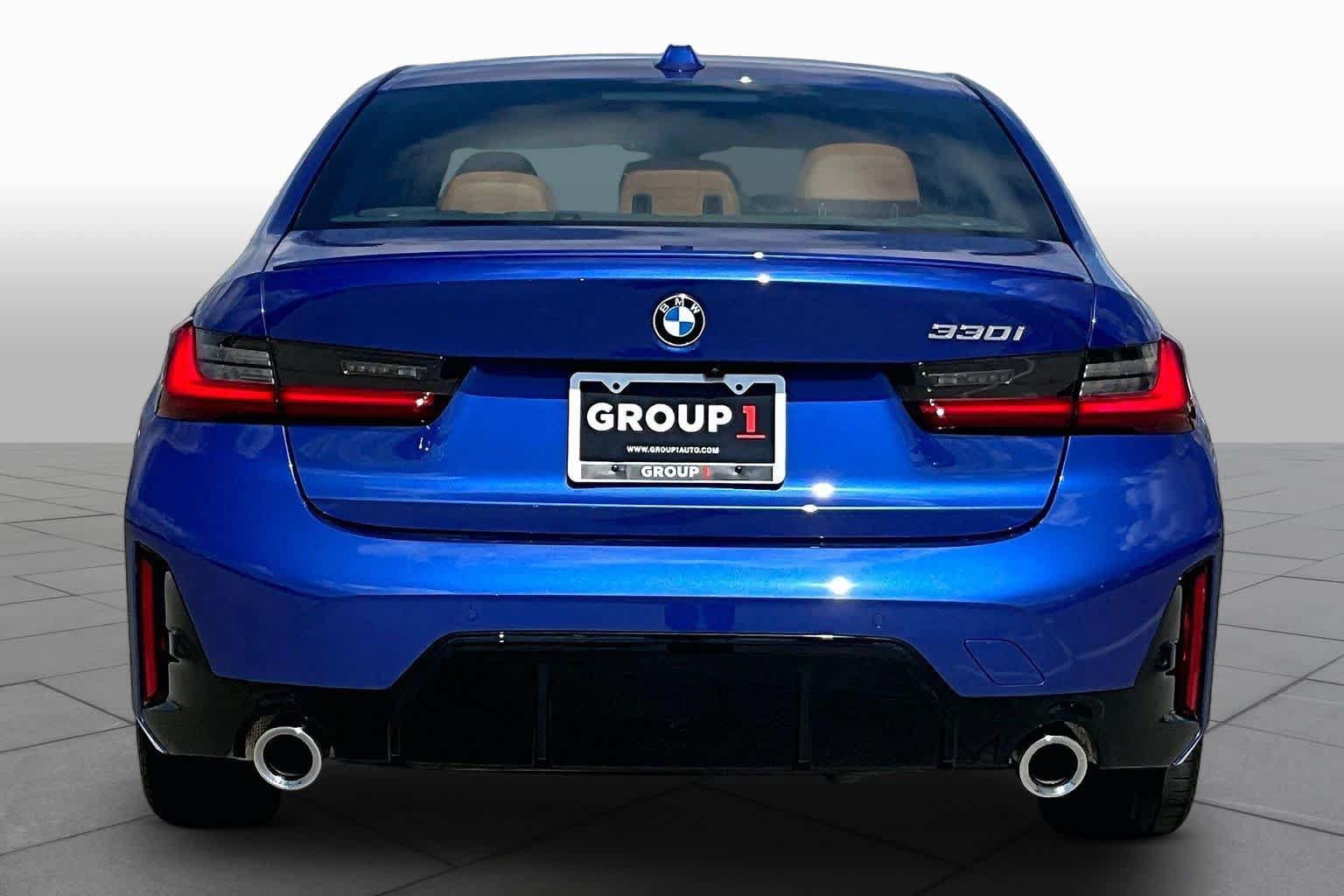 Used 2024 BMW 330i Sedan w/ M Sport Package RWD image 4