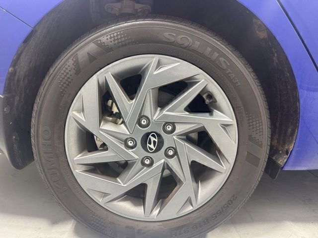 Used 2025 Hyundai Elantra Hybrid FWD image 6