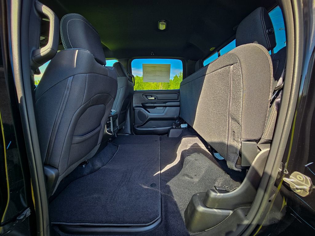 New 2026 RAM 1500 Express AWD/4WD image 31