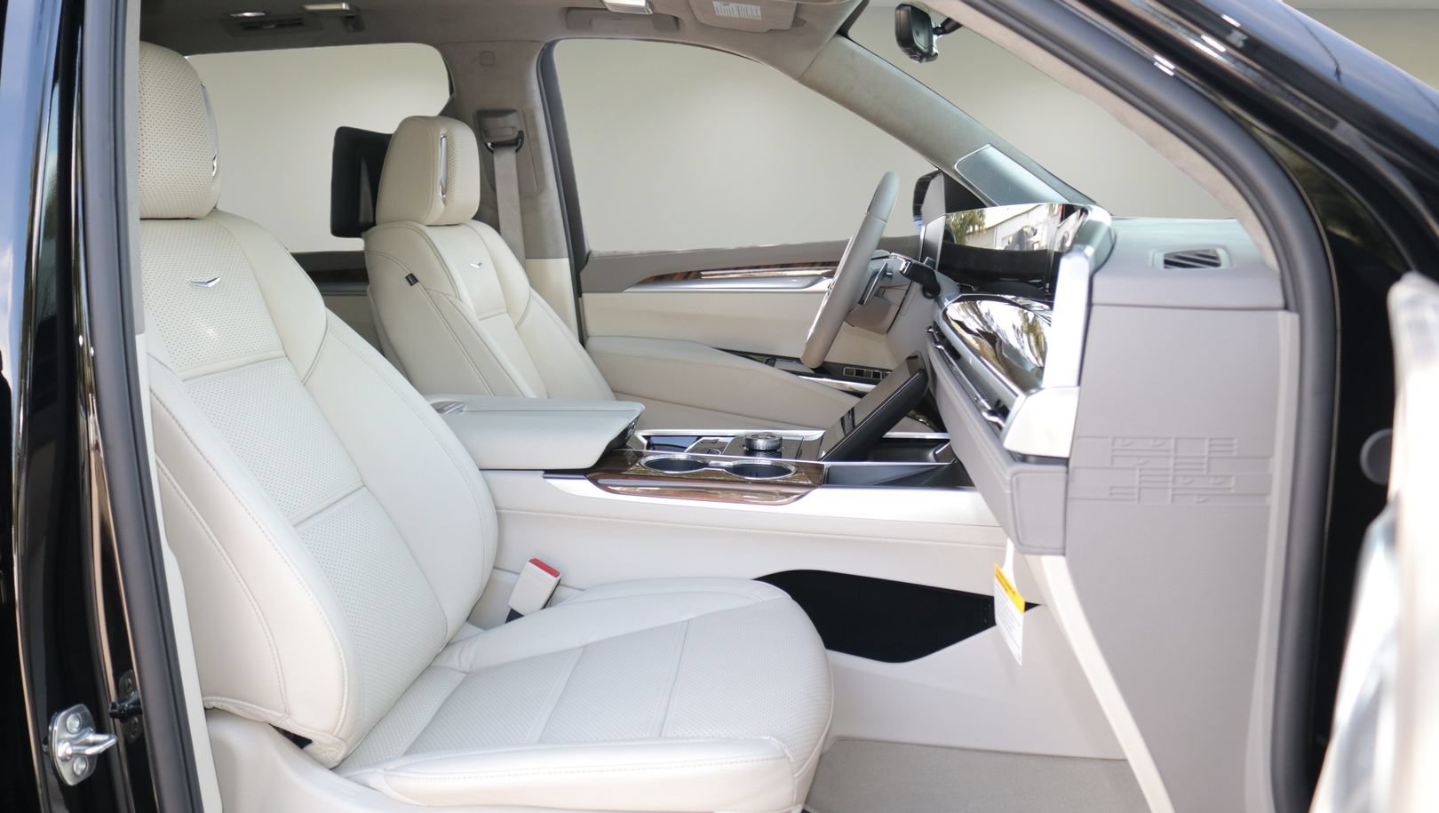 New 2026 Cadillac Escalade ESV Platinum Sport w/ LPO, ONYX Package AWD/4WD image 17