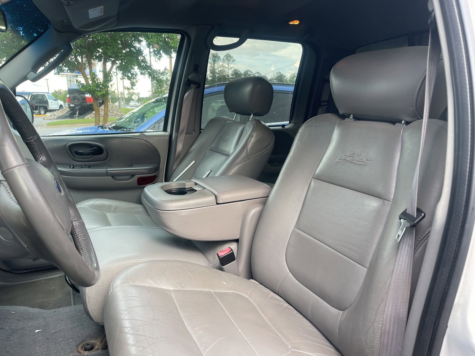 Used 2003 Ford F150 Lariat RWD image 6