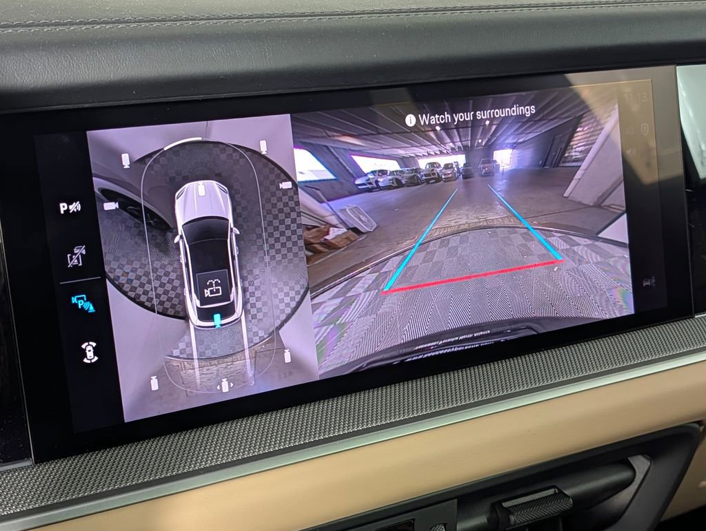 Certified 2025 Porsche Cayenne Coupe image 32