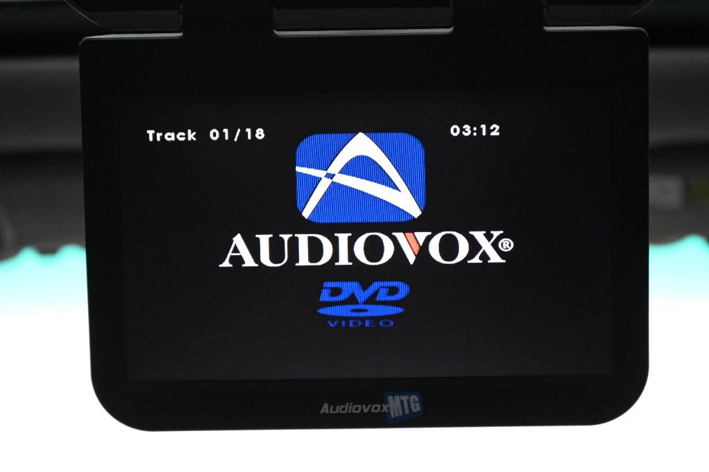 Used 2004 Lexus LX 470 4WD w/ Preferred Accessory Pkg image 45