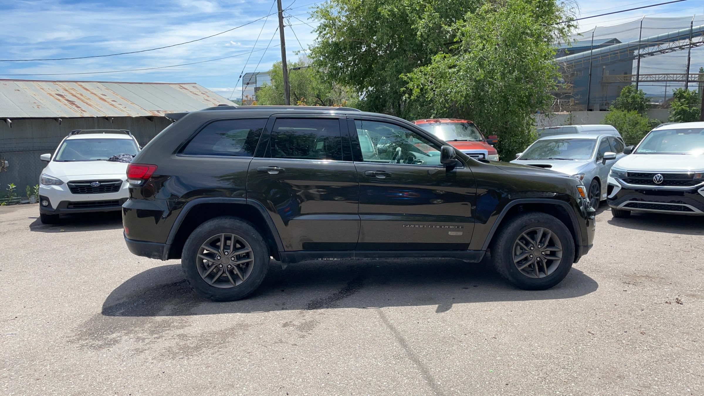 Used 2016 Jeep Grand Cherokee Laredo 75th Anniversary AWD/4WD image 7