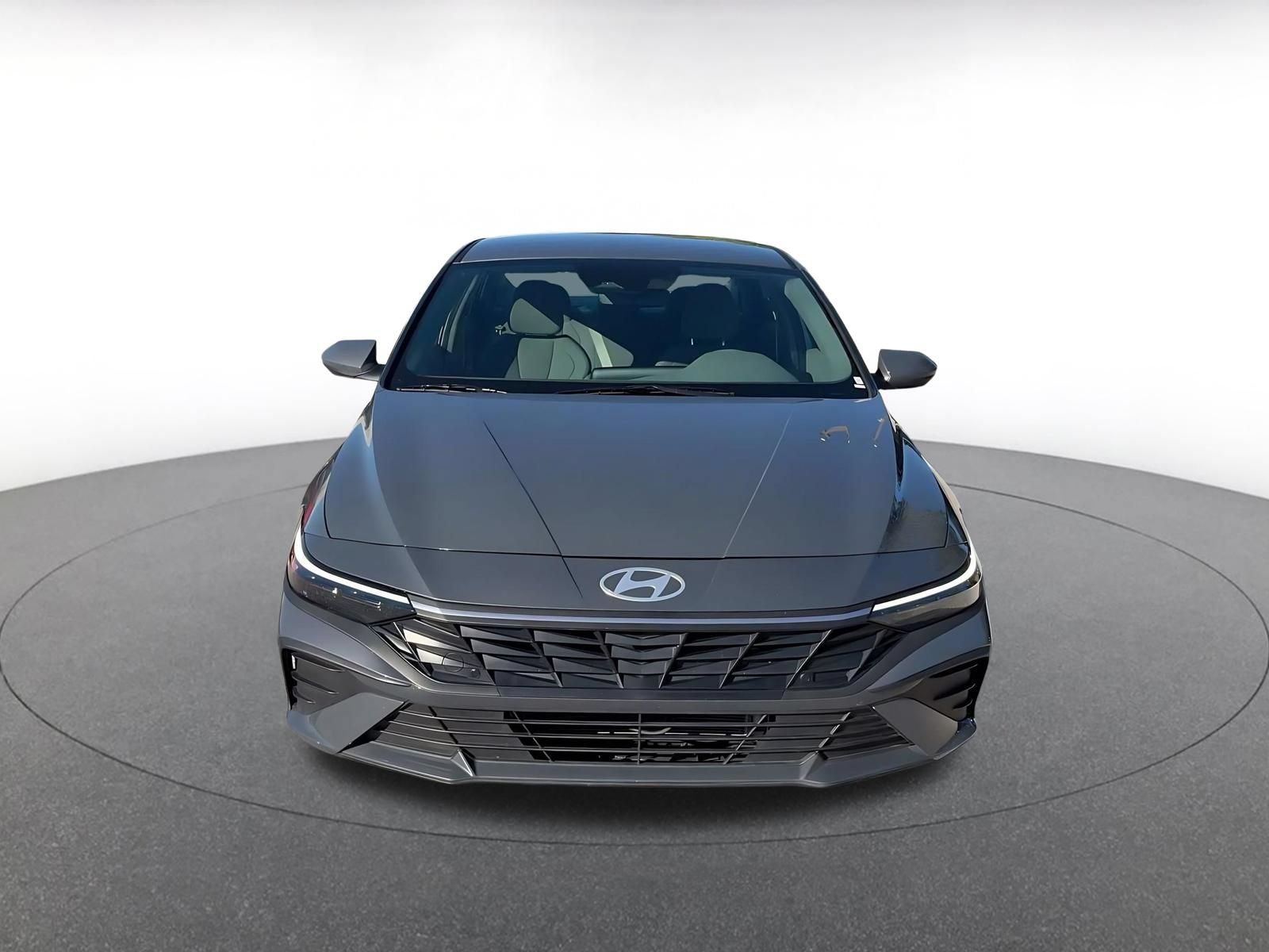 Used 2026 Hyundai Elantra Hybrid FWD image 4