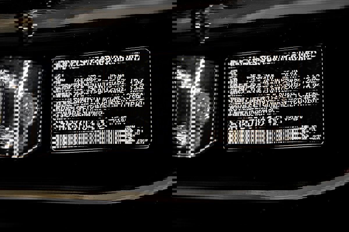 Used 2022 Rolls-Royce Cullinan Black Badge w/ Dark Exterior Package image 69