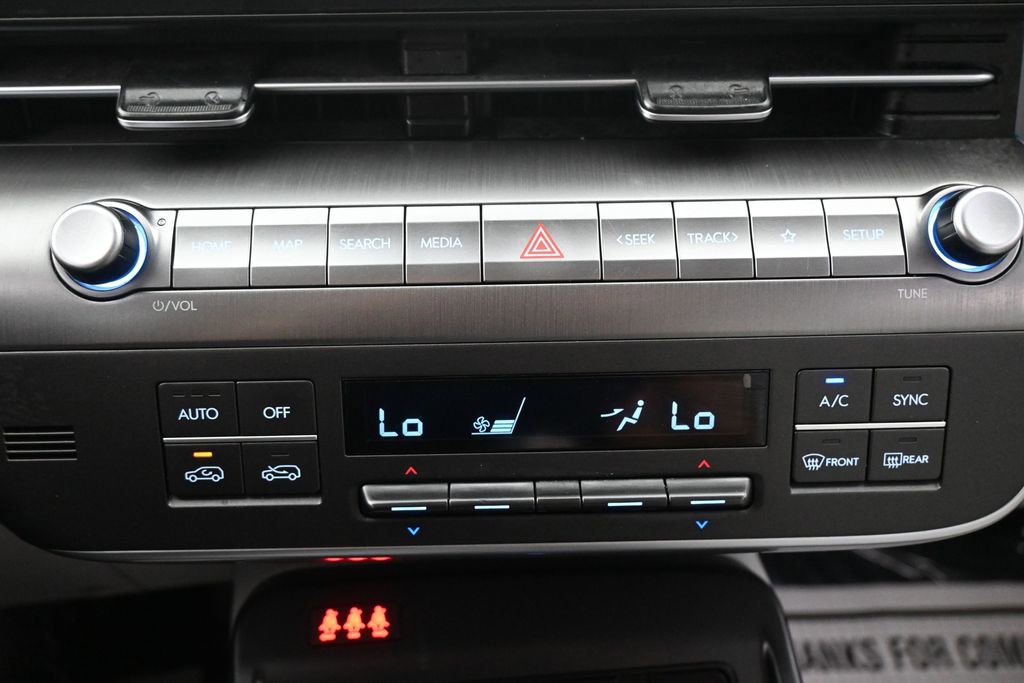 Used 2024 Hyundai Kona Limited FWD image 15