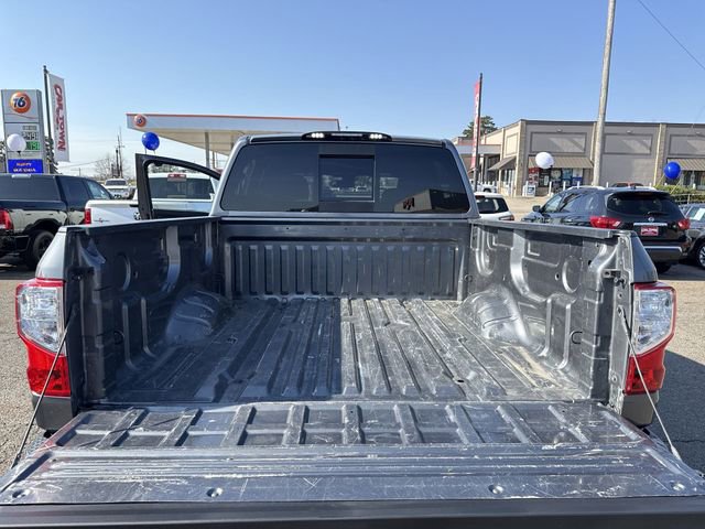 Used 2019 Nissan Titan SV w/ SV Convenience Package image 22