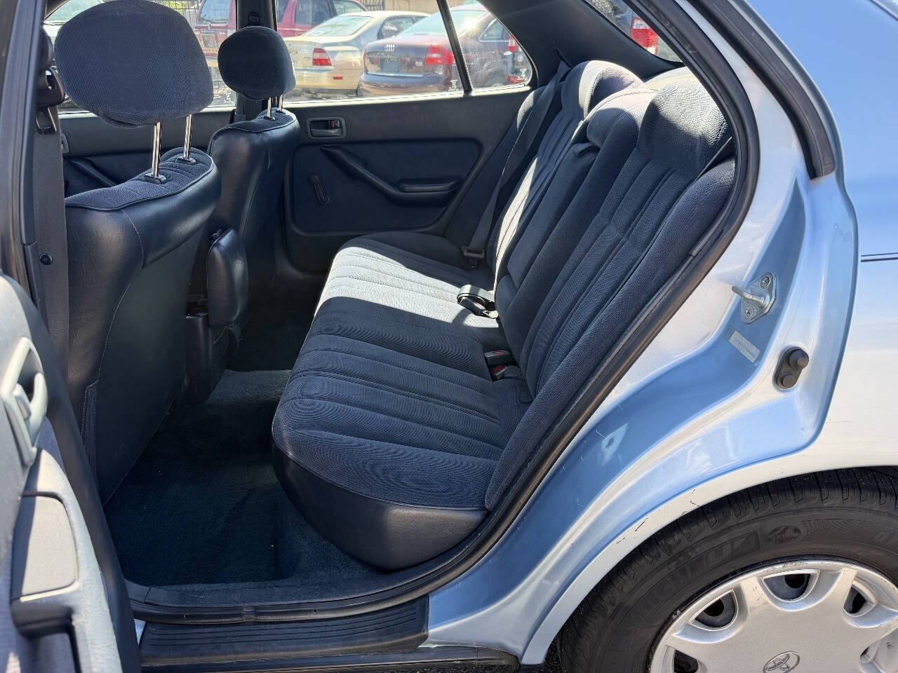 Used 1992 Toyota Camry Deluxe FWD image 27
