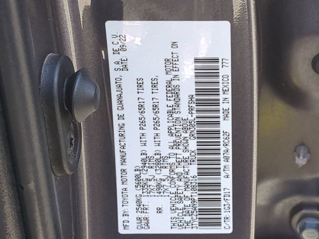 Used 2023 Toyota Tacoma TRD Sport AWD/4WD image 36