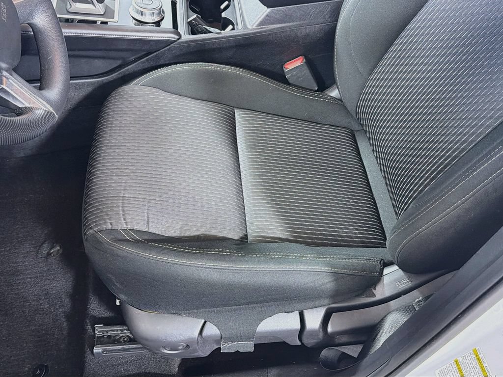 Used 2023 Mitsubishi Outlander ES AWD/4WD image 19