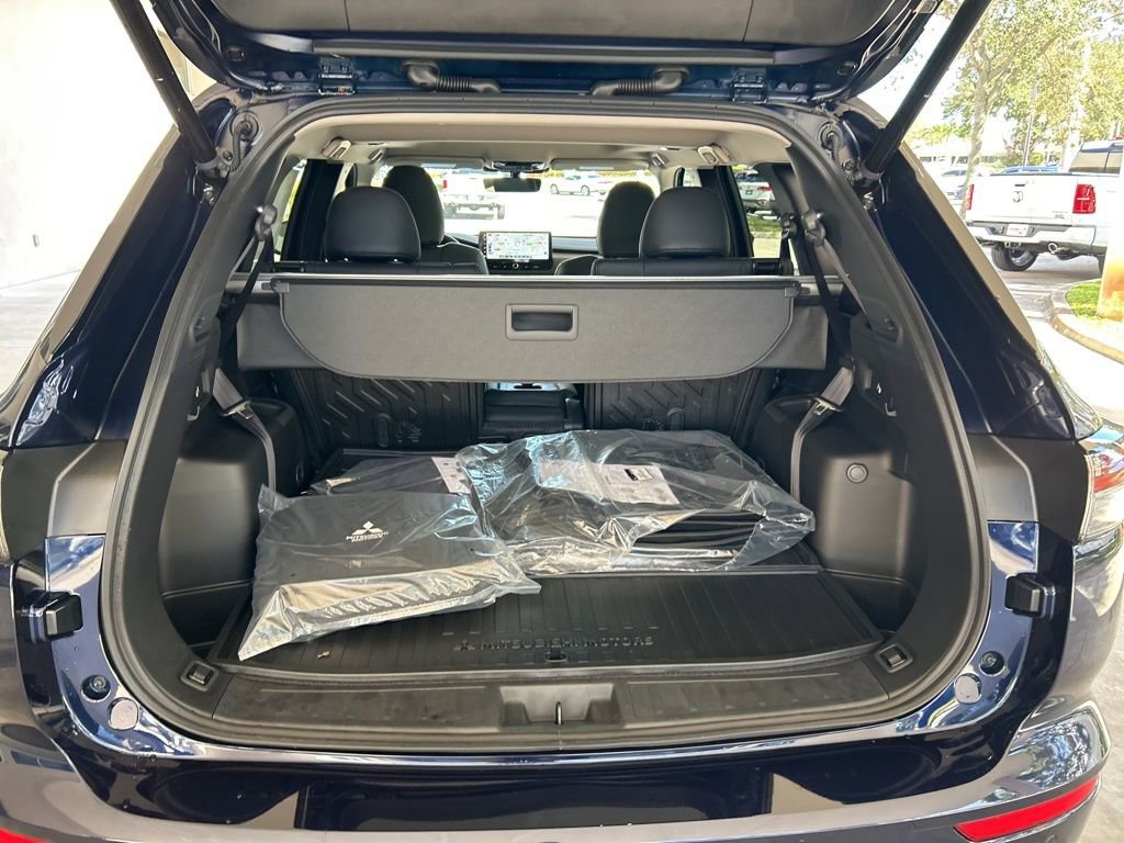 New 2025 Mitsubishi Outlander SEL image 35