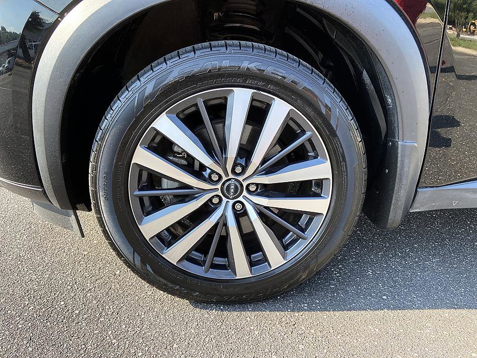 Certified 2022 Nissan Pathfinder Platinum w/ Lighting Package (N92) AWD/4WD image 9