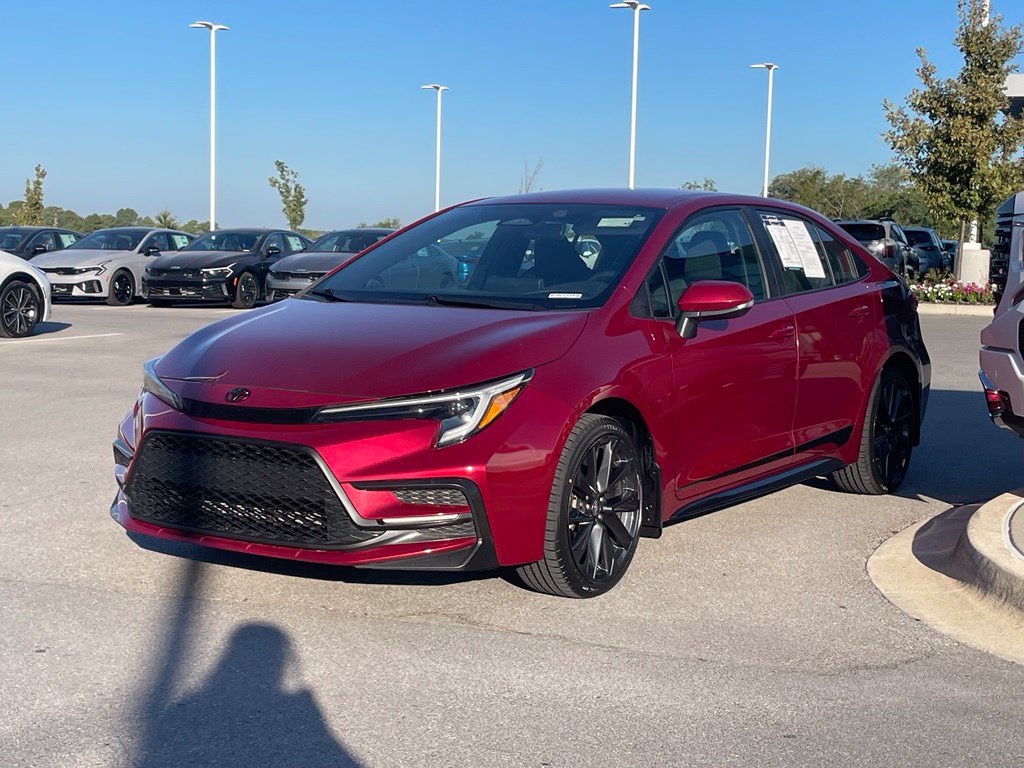 Used 2024 Toyota Corolla SE FWD image 4