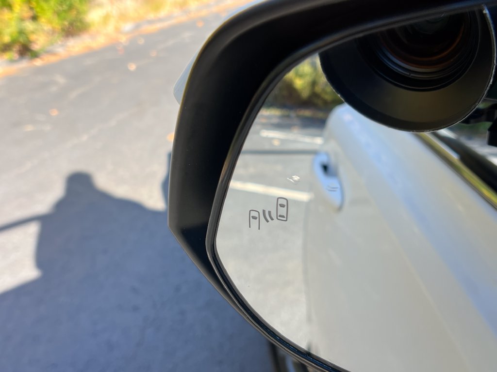 Used 2018 Toyota RAV4 XLE AWD/4WD image 27