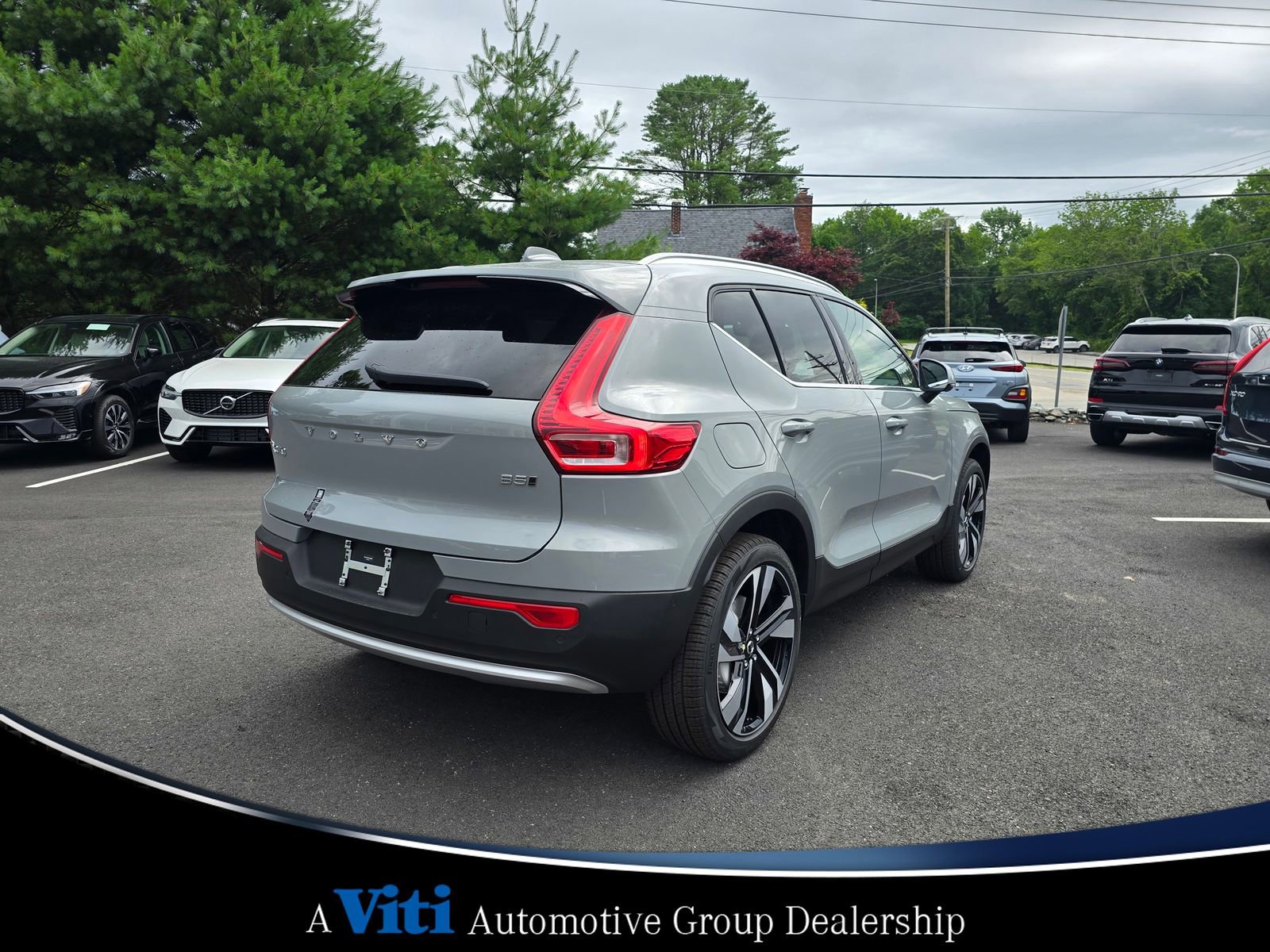 Used 2025 Volvo XC40 B5 Plus w/ Protection Package Premier image 8