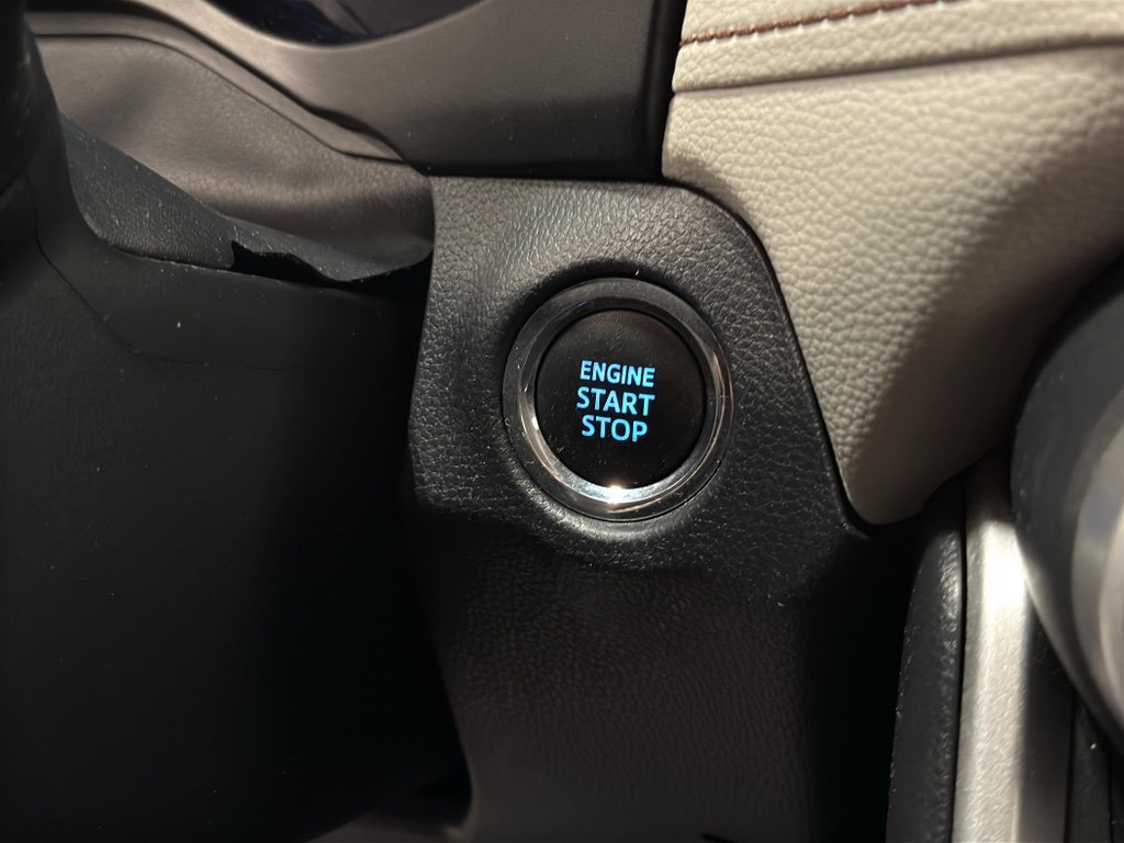 Used 2019 Toyota RAV4 Limited image 12