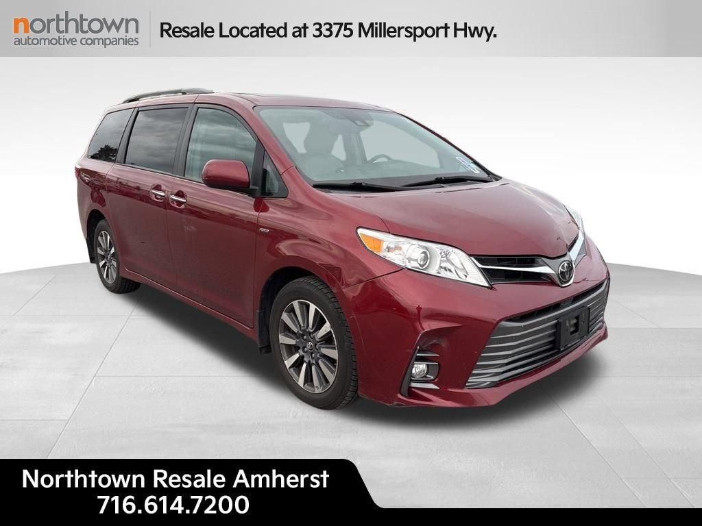 Used 2018 Toyota Sienna XLE