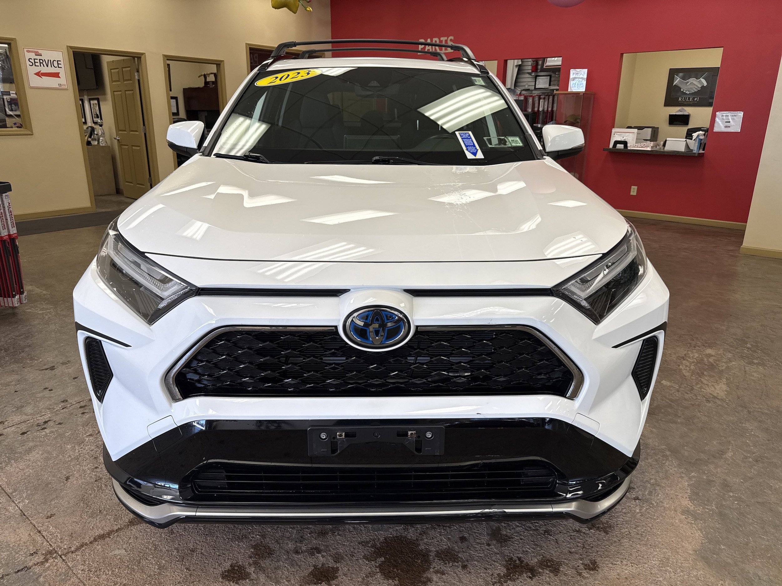 Used 2023 Toyota RAV4 SE w/ Weather & Moonroof Package AWD/4WD video 2