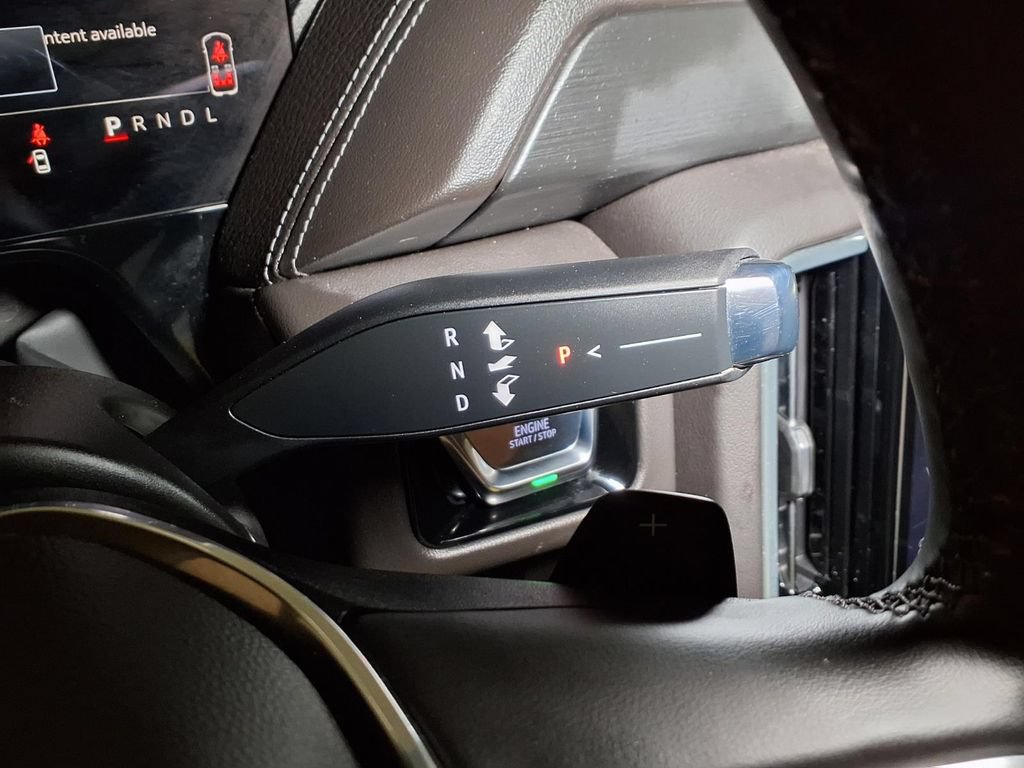 Used 2025 GMC Yukon Denali AWD/4WD image 10