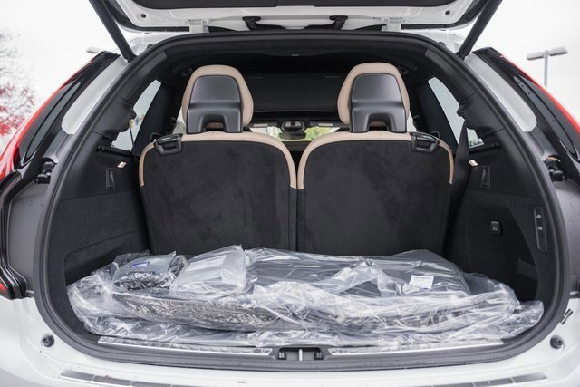New 2026 Volvo XC90 B6 Ultra w/ Lounge Package image 9