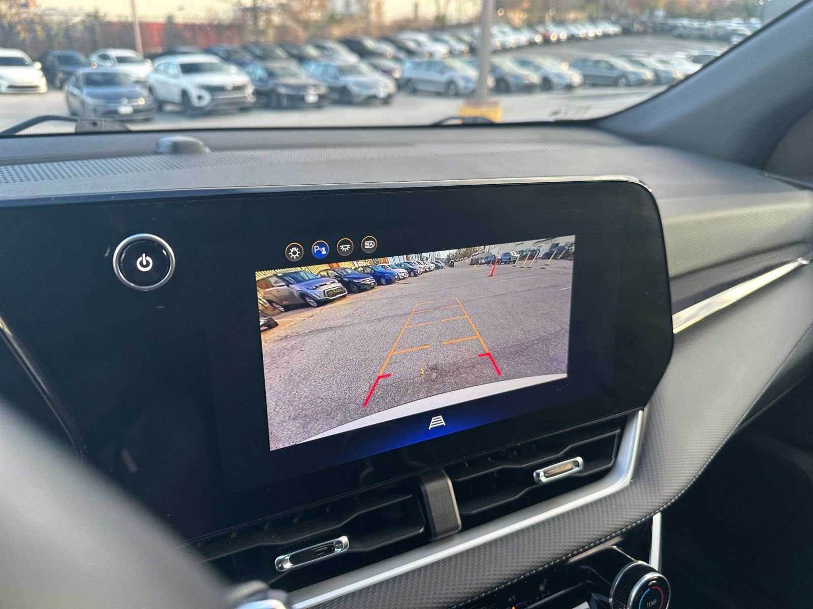 Used 2025 Chevrolet Equinox LT image 17