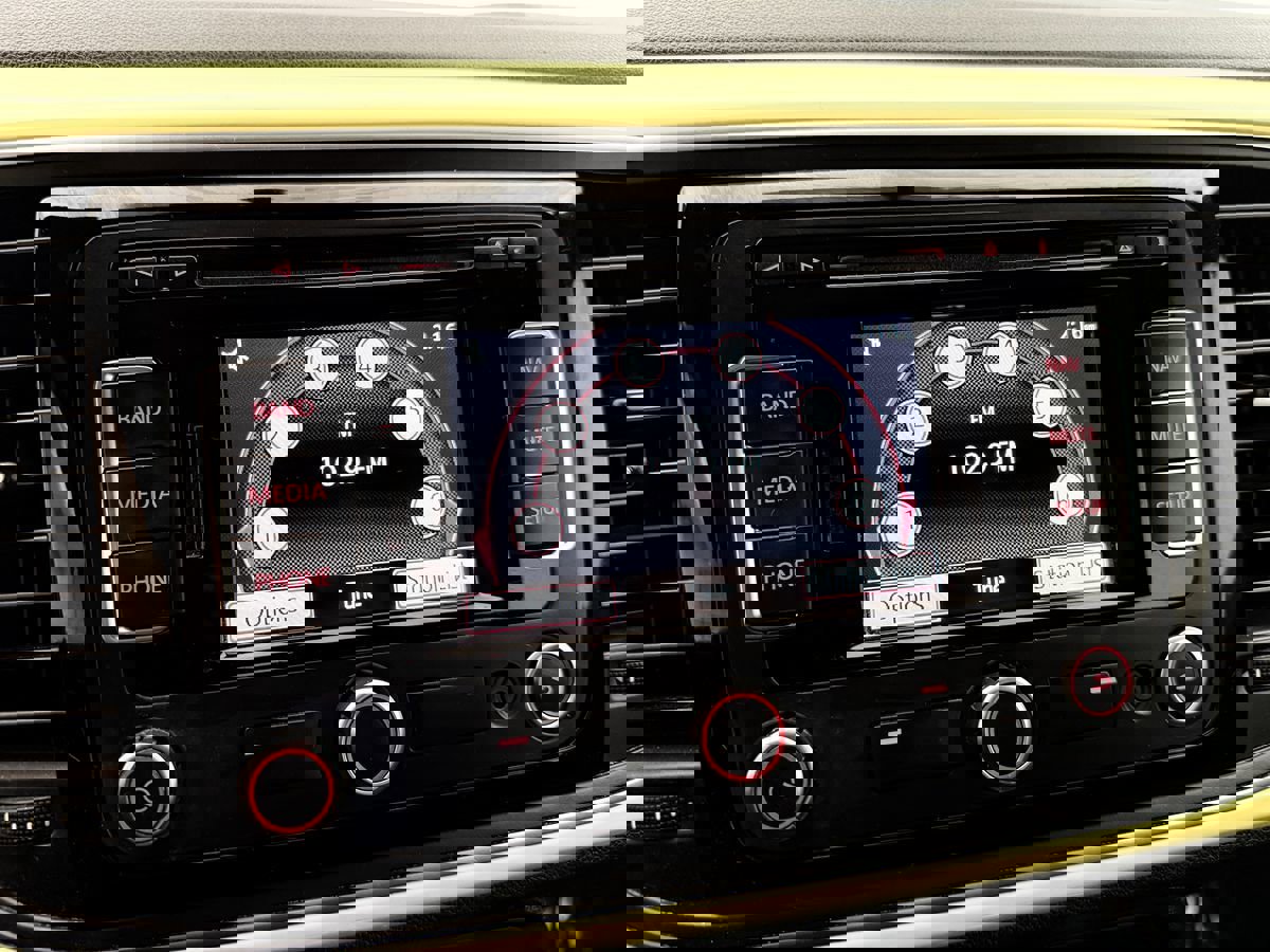 Used 2013 Volkswagen Beetle 2.5 image 13