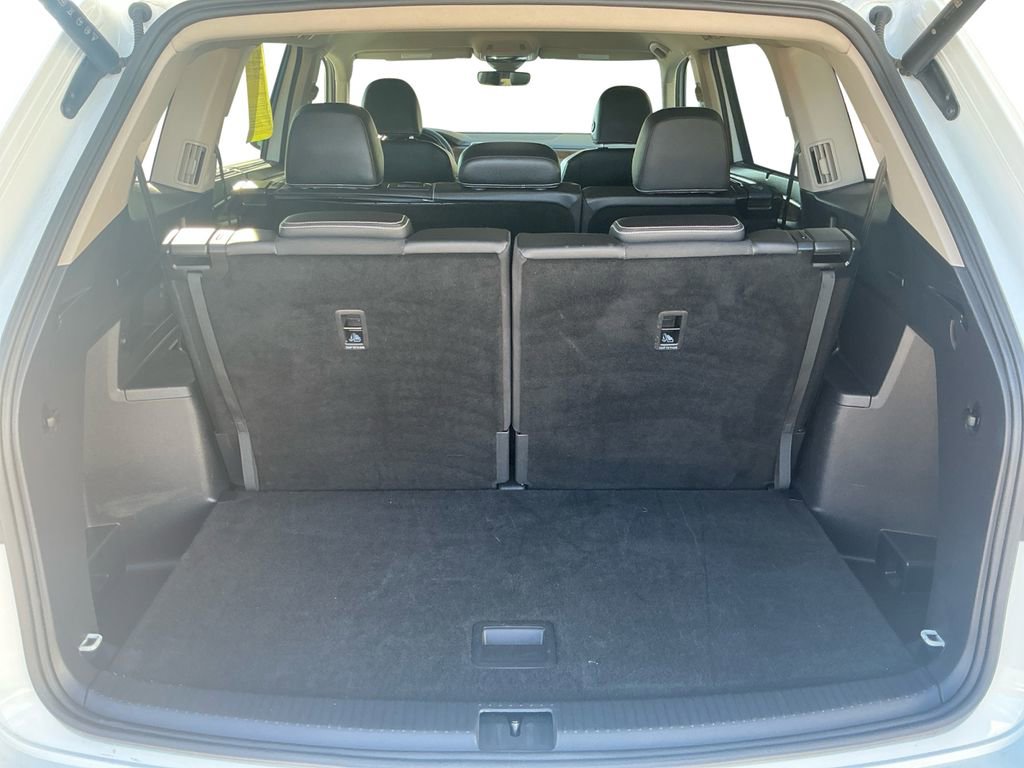 Used 2025 Volkswagen Atlas SE image 22