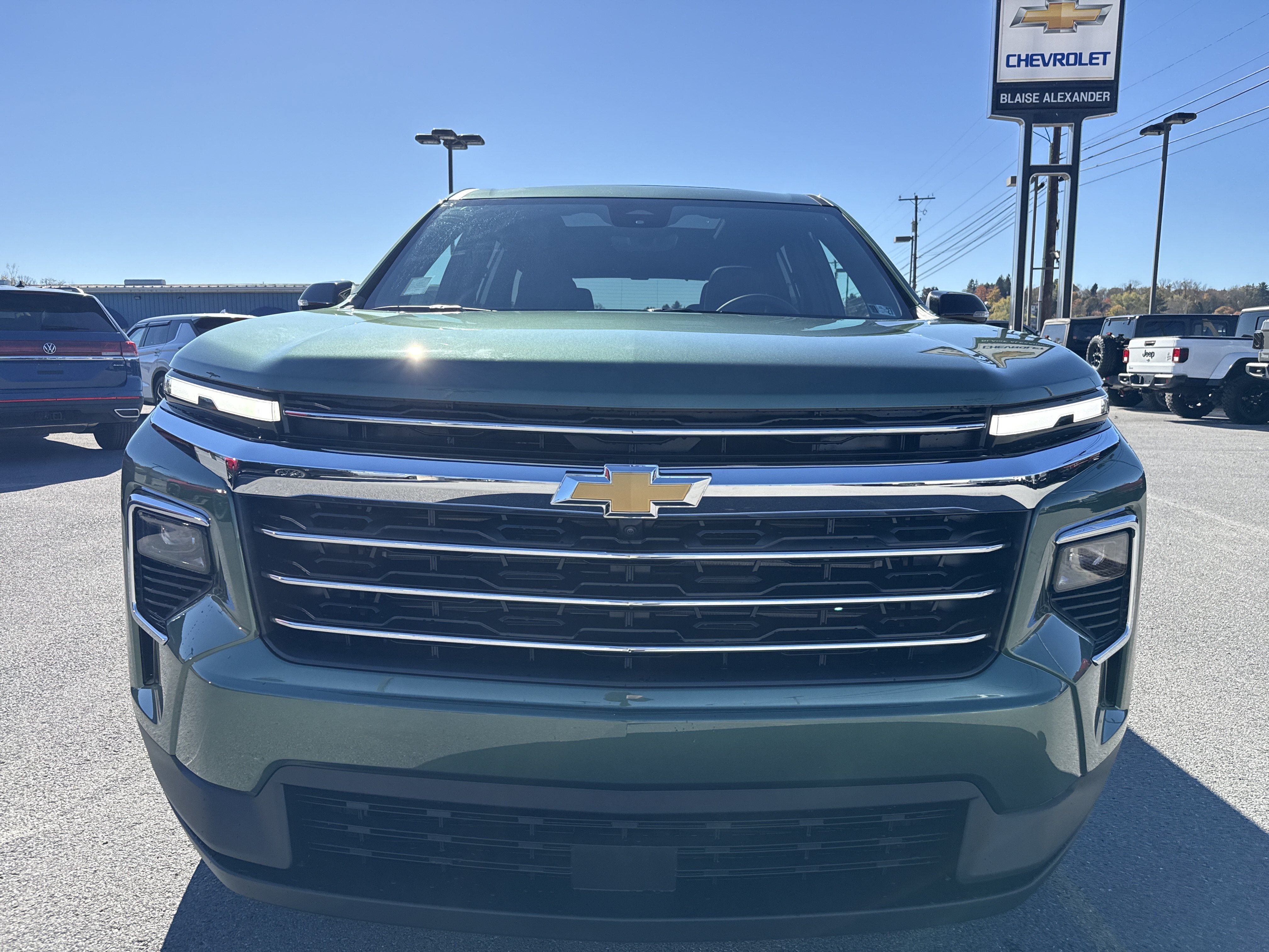 New 2027 Chevrolet Traverse LT w/ Sun and Wheel Package AWD/4WD image 10