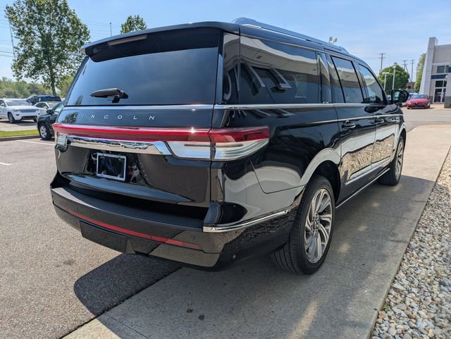 Certified 2023 Lincoln Navigator L Reserve AWD/4WD image 8