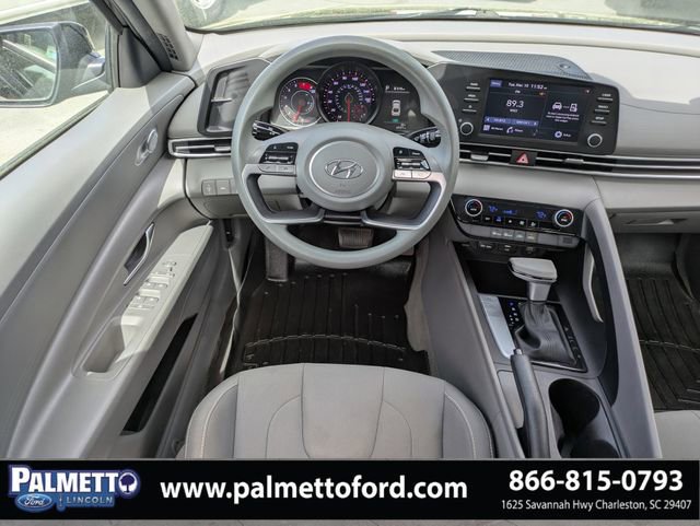 Used 2022 Hyundai Elantra SEL FWD image 13