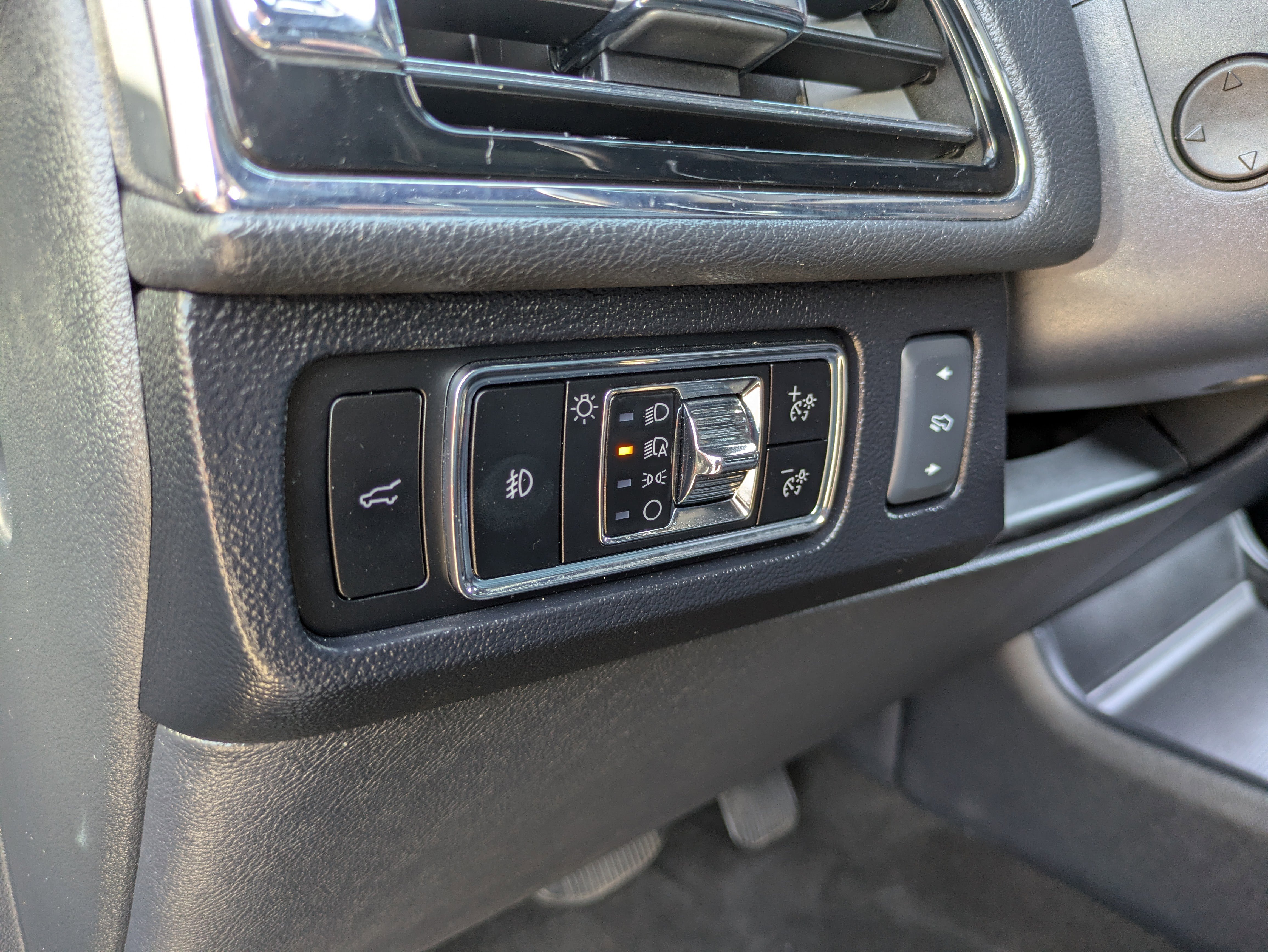 Used 2024 Lincoln Navigator L 4WD image 23