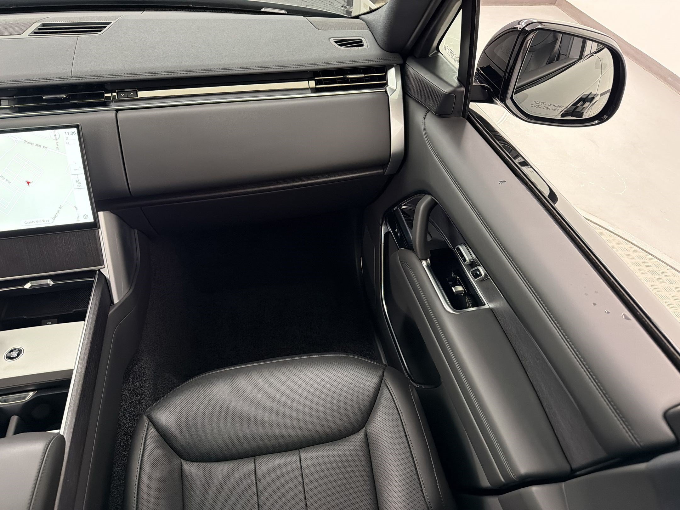 New 2026 Land Rover Range Rover SE AWD/4WD image 30