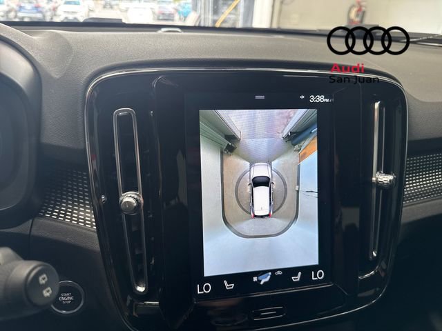 Used 2022 Volvo XC40 T4 R-Design w/ Advanced Package image 18