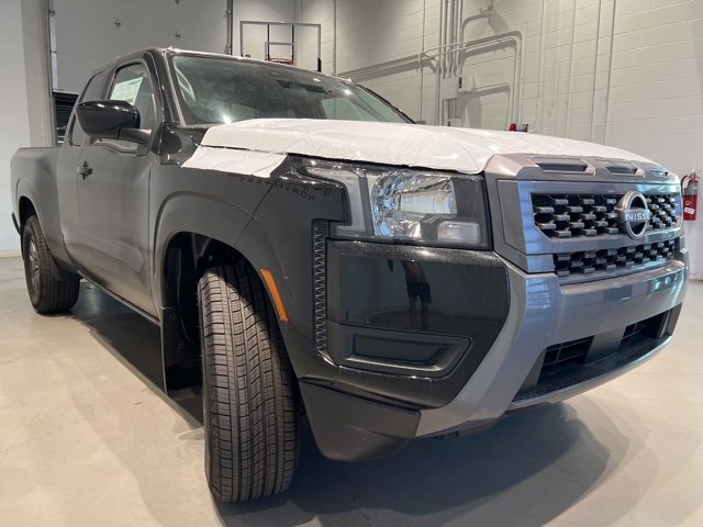 Used 2025 Nissan Frontier SV image 3