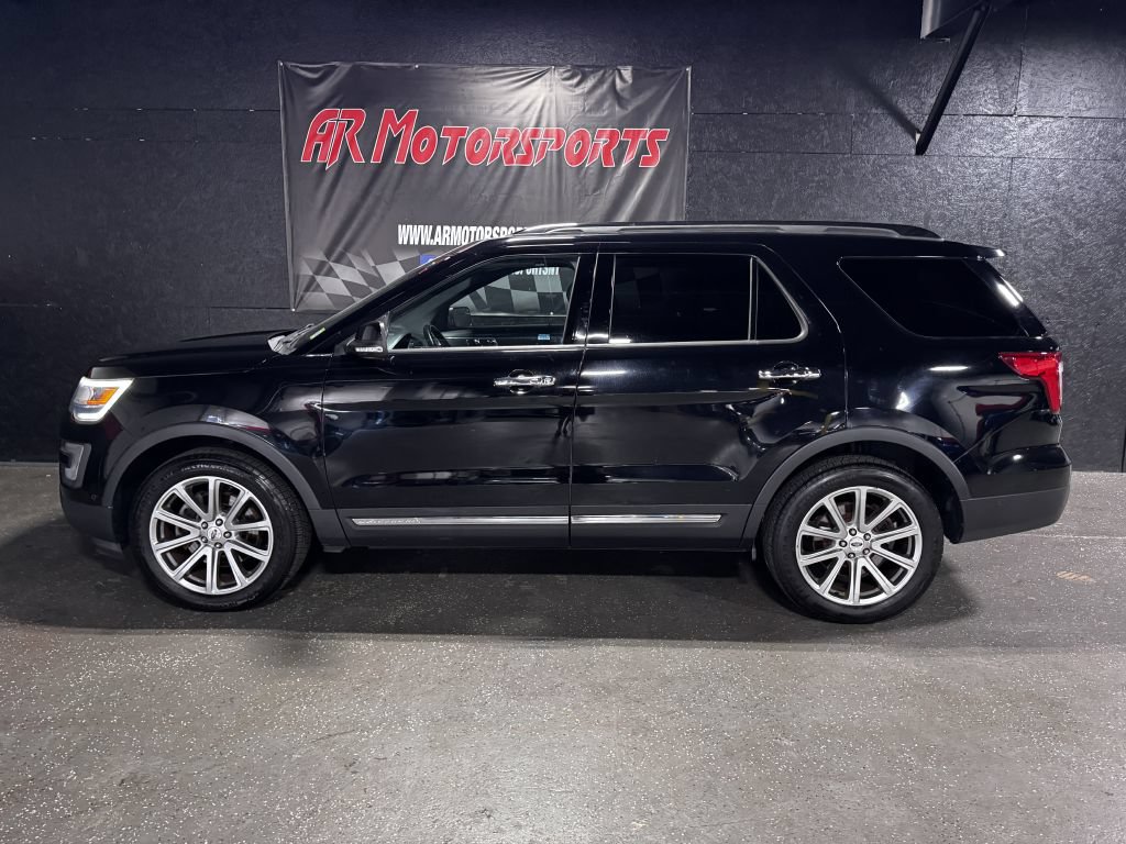Used 2017 Ford Explorer Limited w/ Equipment Group 301A AWD/4WD image 2