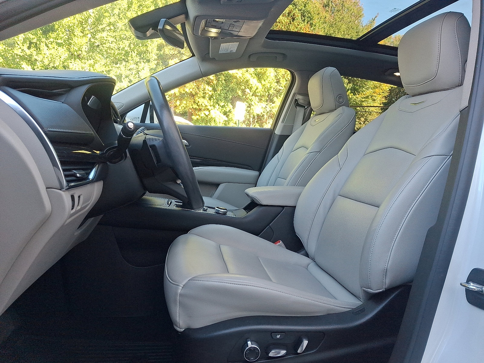 Certified 2021 Cadillac XT4 Premium Luxury image 18